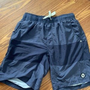 Vuori medium shorts with liner